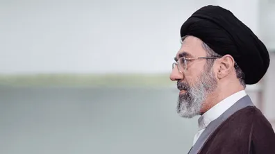 انتشار-تصویر-دیده-نشده-از-رهبر-انقلاب-در-یک-جلسه-عکس