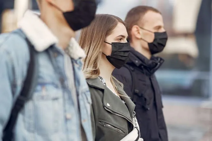 چند نفر بر اثر ابتلا به اُمیکرون فوت شدند؟