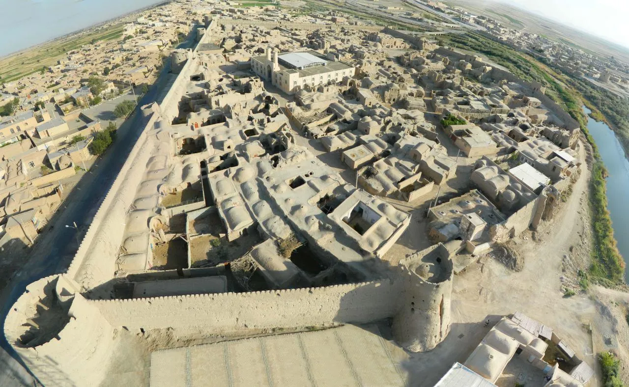 زندگی باستانی ۴خانواده در کویر اصفهان