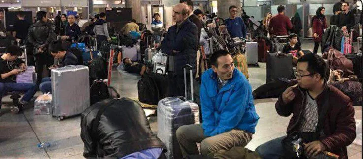 سرگردانی اتباع خارجی در فرودگاه امام +عکس