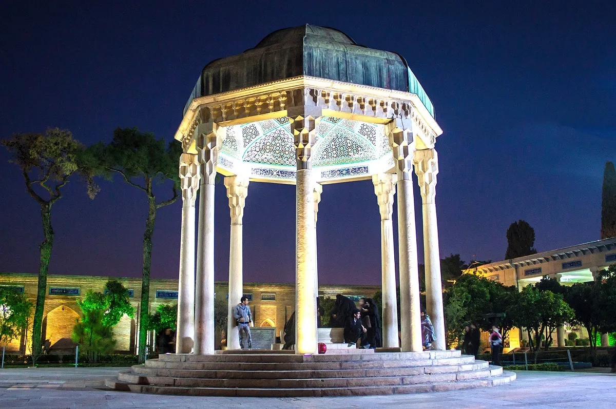 فال حافظ امروز چهارشنبه ۳۰ شهریور + تفسیر دقیق