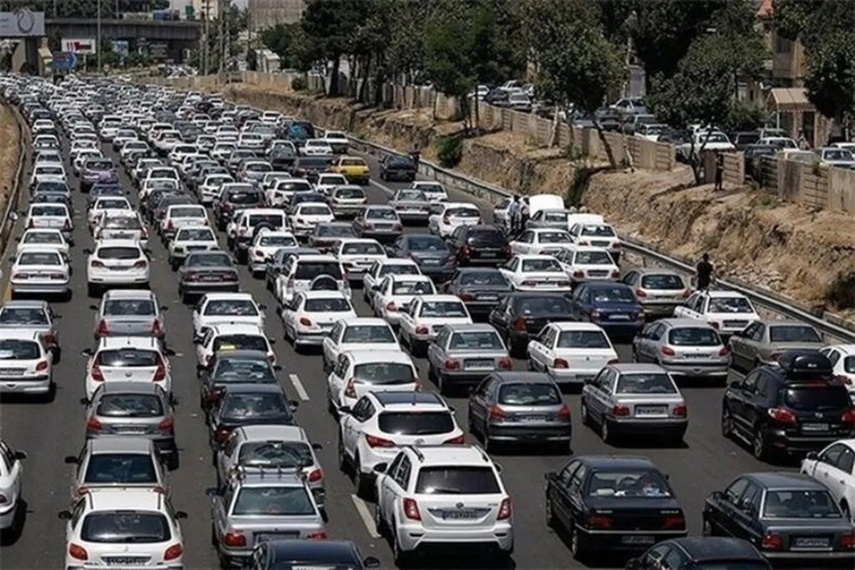 آخرین وضعیت ترافیکی محورهای مواصلاتی کشور / محورهای ورودی پایتخت شلوغ شد