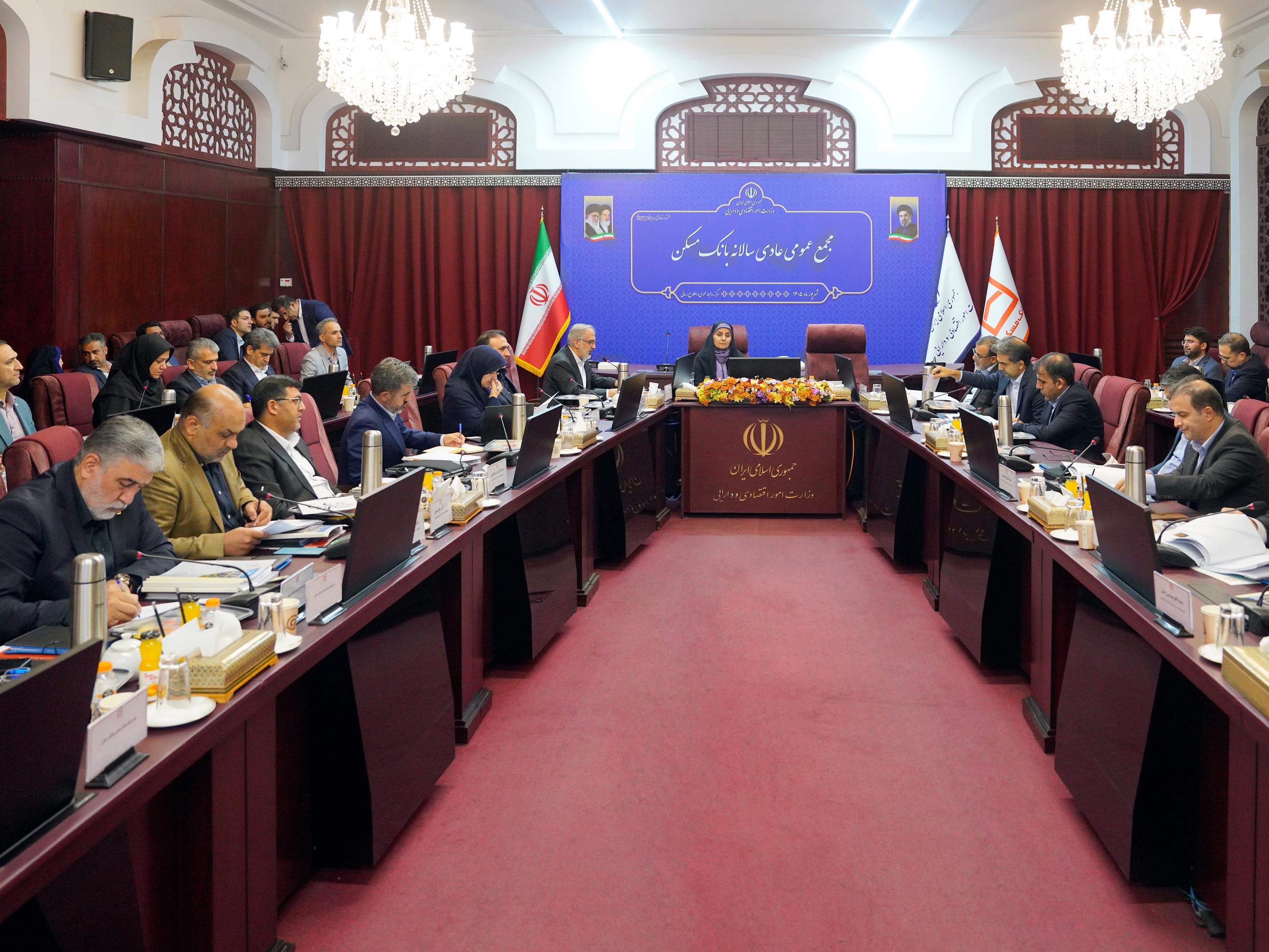 دکتر فرزانه صادق: همت بانک مسکن در سال ۱۴۰۴ در انجام تکالیف شایسته تقدیر است / باید با پشتیبانی از بانک مسکن، به پیشبرد طرح ها کمک کنیم