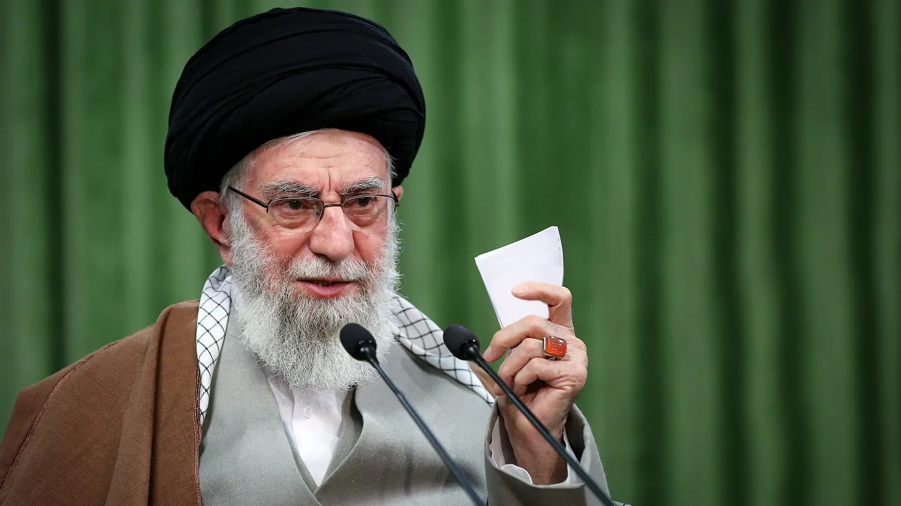 هدف حج اتحاد امت اسلامی در مقابل استکبار است /  ایام حج فرصتی برای آشنایی با مسائل جهانی در برابر دروغ رسانه‌هاست