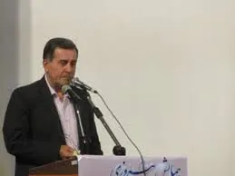 تعیین عوارض بر بنزین و گازوئیل برای کمک به زیرساخت‌های جاده‌ای