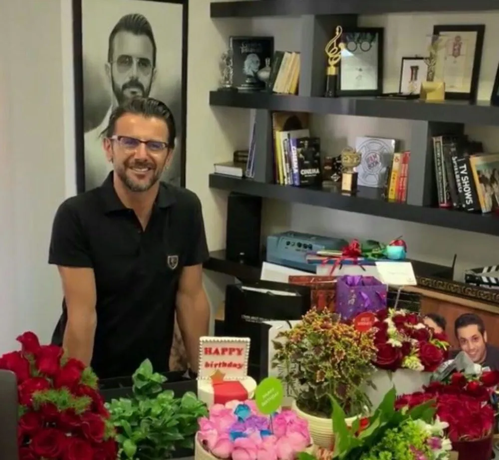 جشن تولد 49سالگی آقای بازیگر +عکس