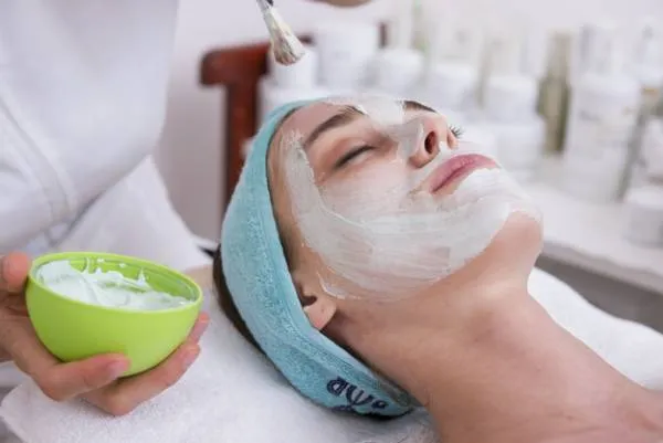 چطور تاثیر ماسک صورت را افزایش دهیم؟ + بهترین زمان استفاده از ماسک صورت