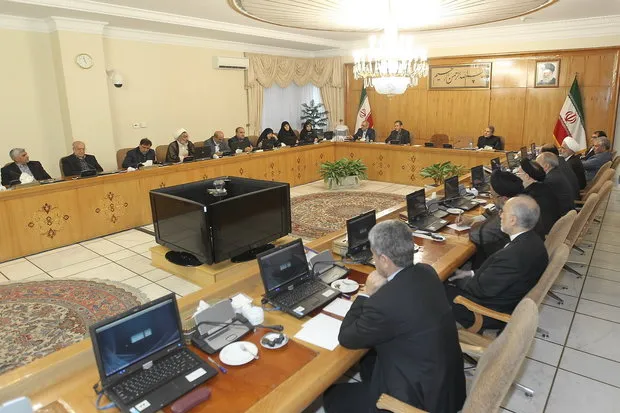 همتی مجددا رئیس بیمه‌مرکزی شد