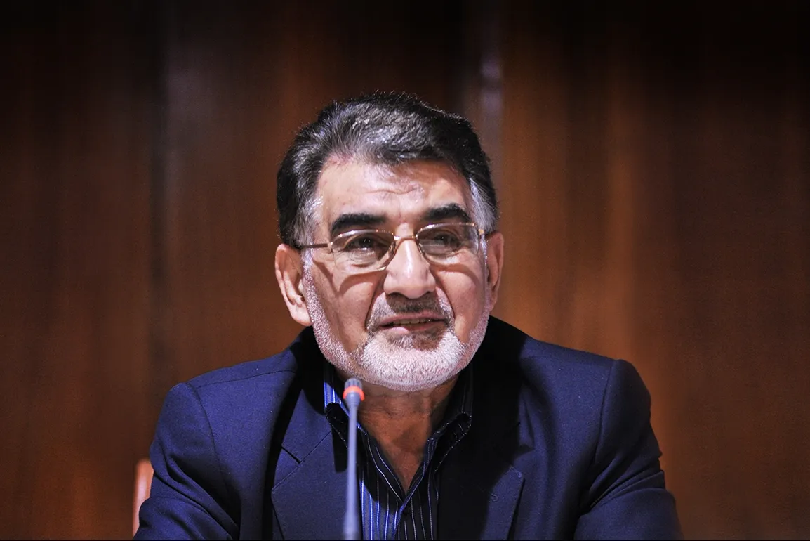 نمی‌توان با نوازش اقتصاد را درمان کرد