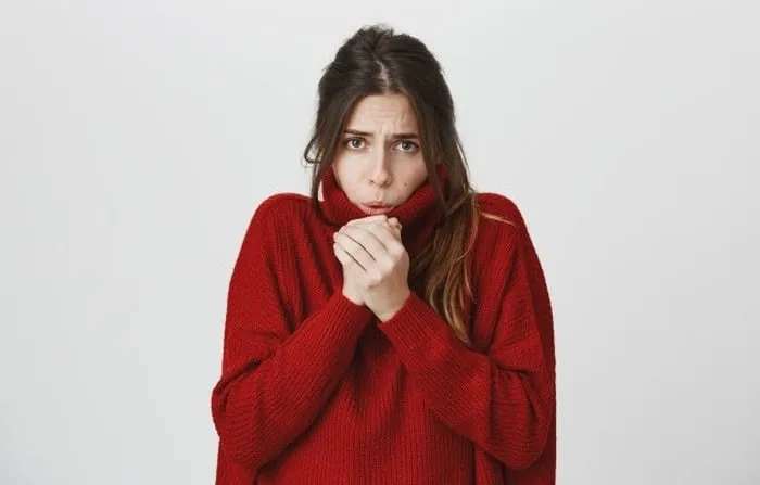 کمک های اولیه به فردی که سرمازده شده است