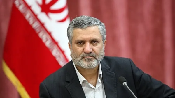 تصویر دیده نشده از معاون رییسی در حالتی خاص