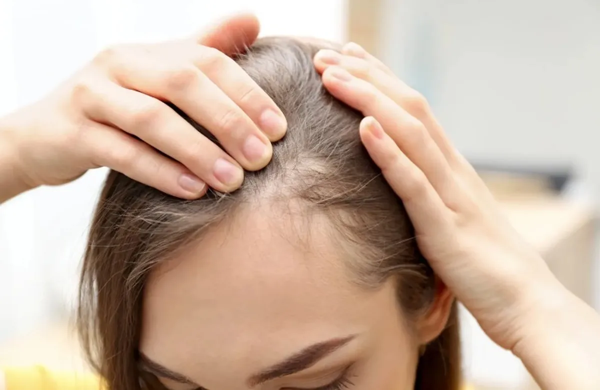 این کار ساده باعث ریزش مو می‌شود