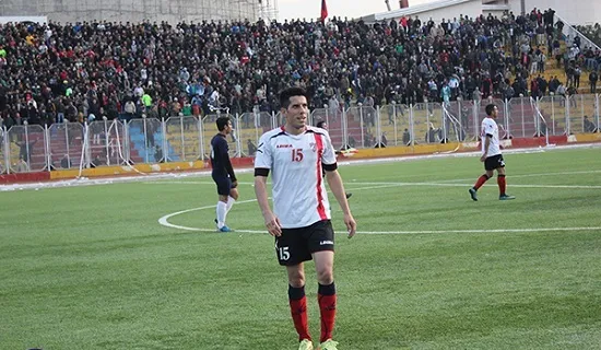 مرگ فوتبالیست کشورمان در پی سقوط سنگ +عکس
