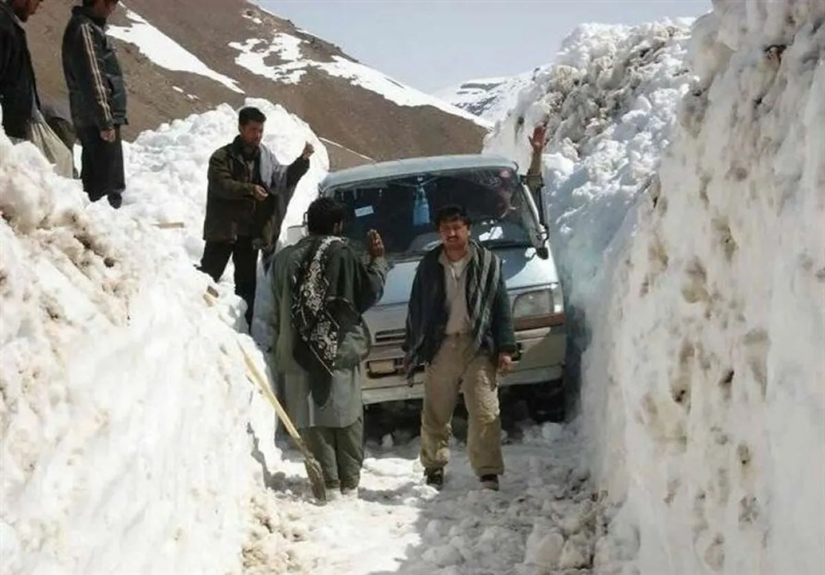 مرگ ۱۱ نفر در اثر بارش سنگین برف در افغانستان