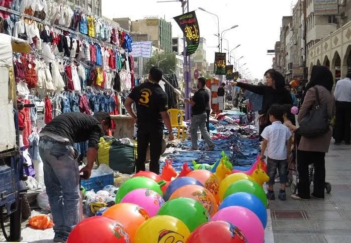 دستفروش‌ها چقدر درآمد دارند؟