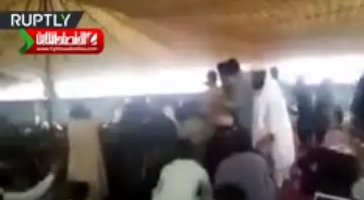لحظه انفجار بمب در انتخابات پاکستان +فیلم