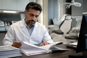 چرا دندانپزشکان ماهر تمایلی به همکاری با بیمه‌های تکمیلی ندارند؟