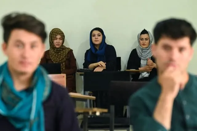 صدور اجازه پذیرش دختران در دانشکده‌های پزشکی افغانستان