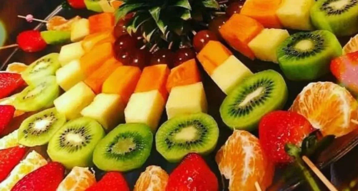 تزیین ظرف میوه ساده و شیک + فیلم / ایده جذاب برای پذیرایی