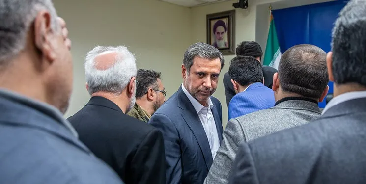 علی دیواندری به زندان معرفی شد