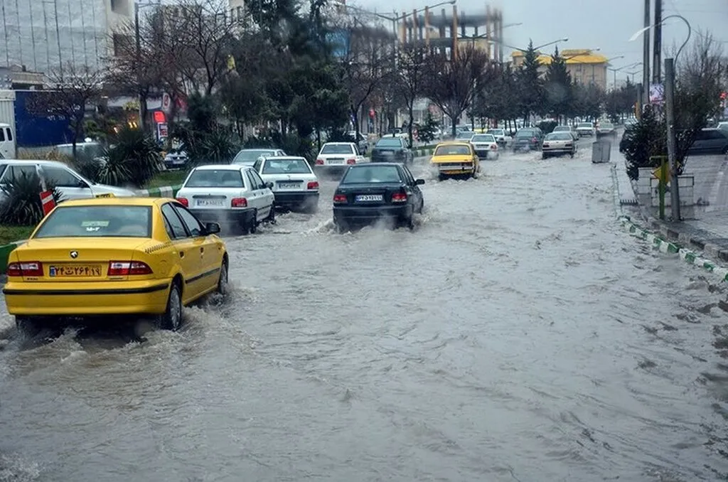آبگرفتگی عجیب خانه و کوچه‌ های اهواز پس از بارندگی! + فیلم