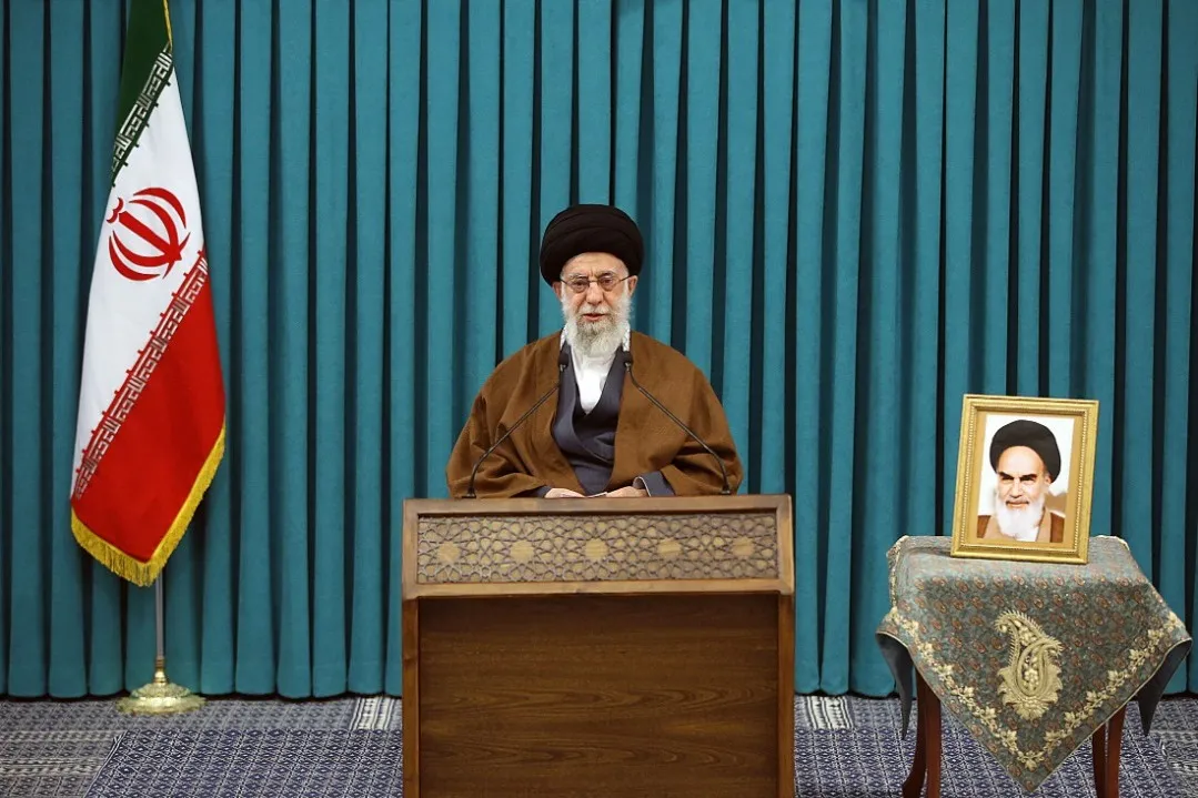 پخش ترجمه زنده سخنرانی نوروزی رهبری به پنج زبان خارجی در حرم رضوی