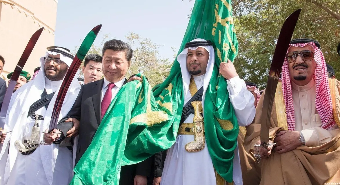 رقص شمشیر رئیس جمهور چین در عربستان +عکس