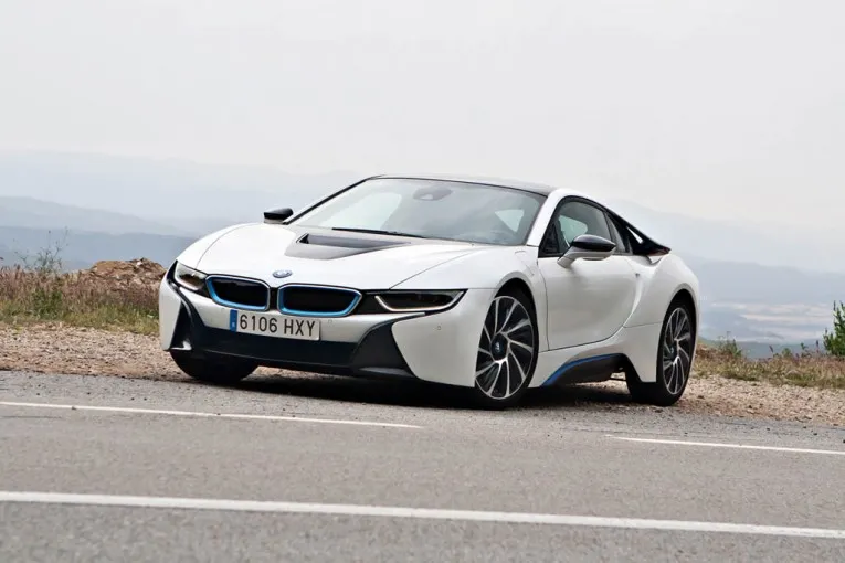 بی‌ام‌و I8 سال 2015 را تماشا کنید +تصاویر