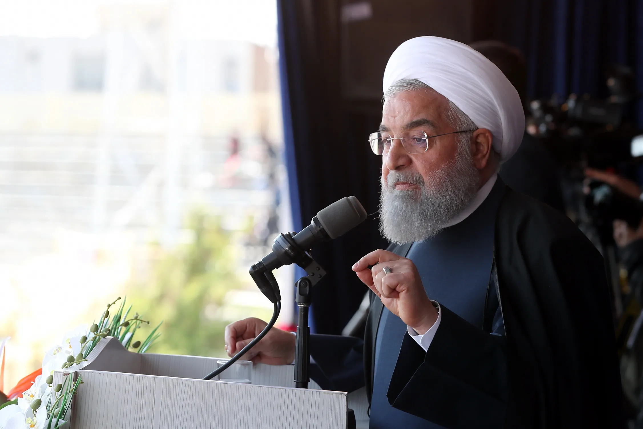 روحانی: تمام نیاز‌های کشور با ارز ۴۲۰۰تومانی وارد خواهد شد