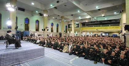 رهبر معظم انقلاب: دشمن بدنبال نفوذ سیاسی در مراکز تصمیم‌گیری است