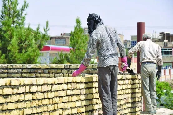 شرایط دشوار زندگی کارگران‌ ساختمانی