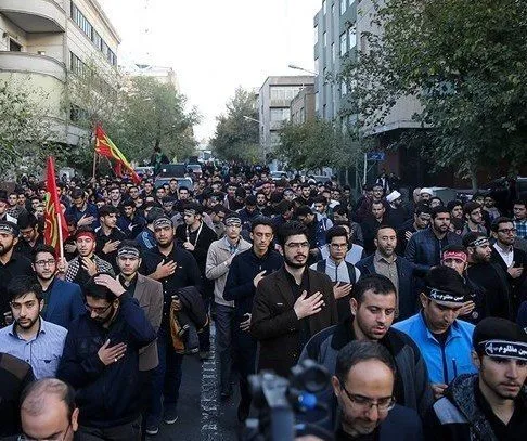 عزاداری دانشجویان از دانشگاه تهران تا بیت رهبری
