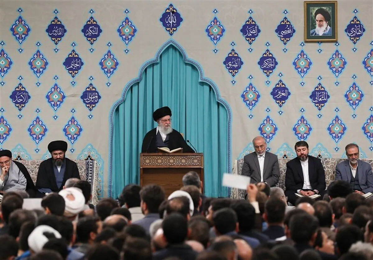 Leader Attends Quranic Gathering at Beginning of Ramadan
