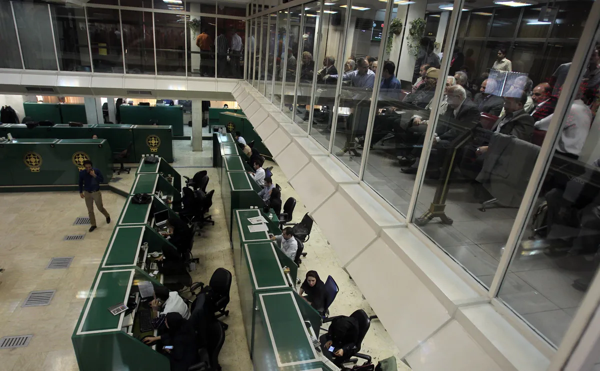TSE Benchmark Barely Moves in Monday Trading