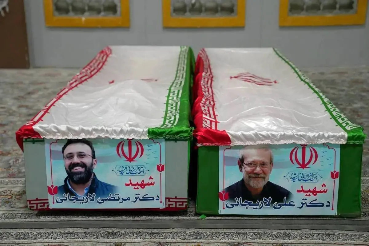 خاکسپاری پیکر شهید علی لاریجانی و پسرش + فیلم