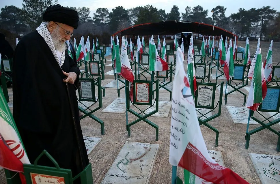پیام رهبر معظم انقلاب به مناسبت هفته دفاع مقدس