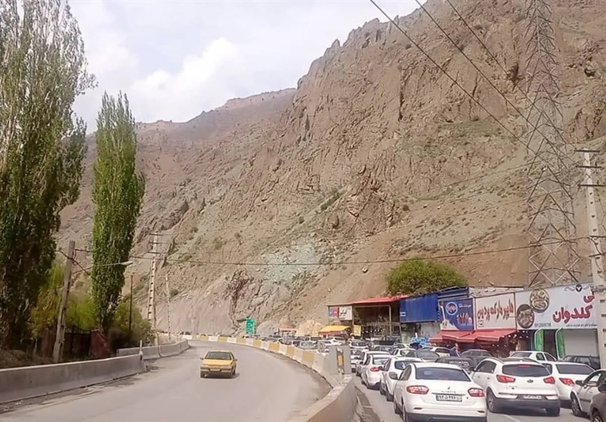 ترافیک سنگین در محورهای شمالی کشور/ جاده چالوس و آزادراه تهران–شمال قفل شد