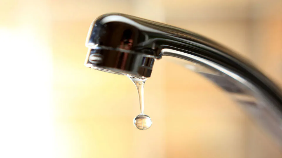 قطع آب برخی مناطق به دلیل یخ زدگی لوله ها