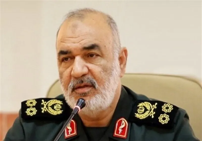 سرلشکر سلامی: هرکسی به امنیت ما دست درازی کند غرق خواهد شد