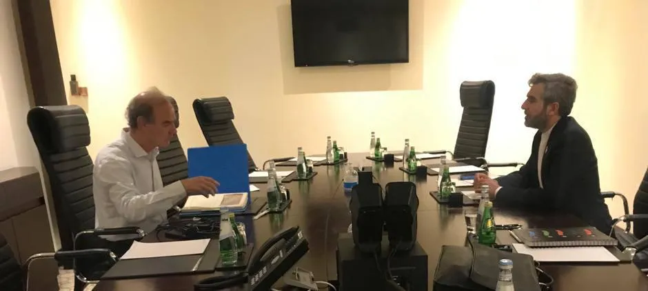 آغاز گفت و گوی باقری کنی و مورا