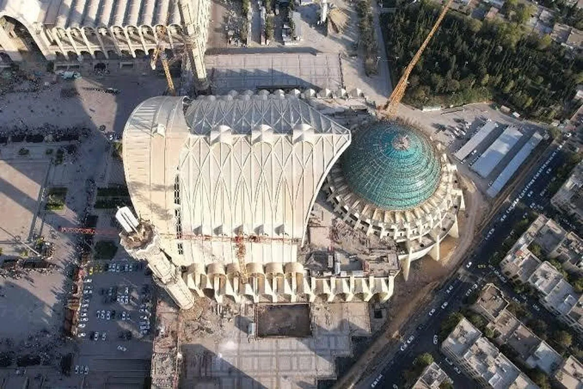 آماده‌باش کامل در مصلی تهران/ آخرین تصاویر از تدارک مراسم وداع با رهبر شهید + عکس