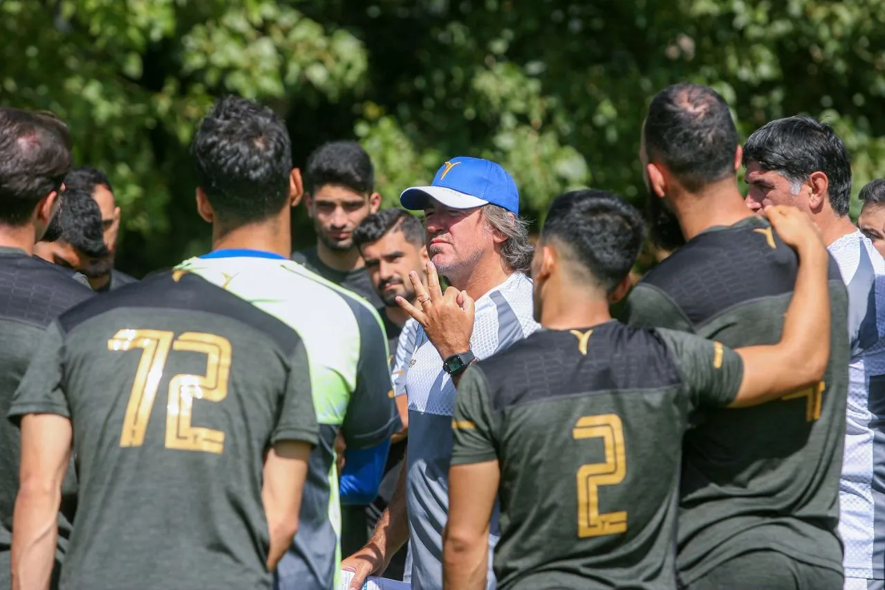 بازیکنان مازاد استقلال را بشناسید