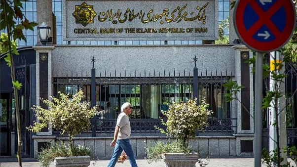 سرنوشت نامشخص رییس بانک مرکزی