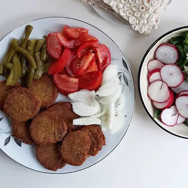 تمام فواید زود شام خوردن قبل از ساعت ۹