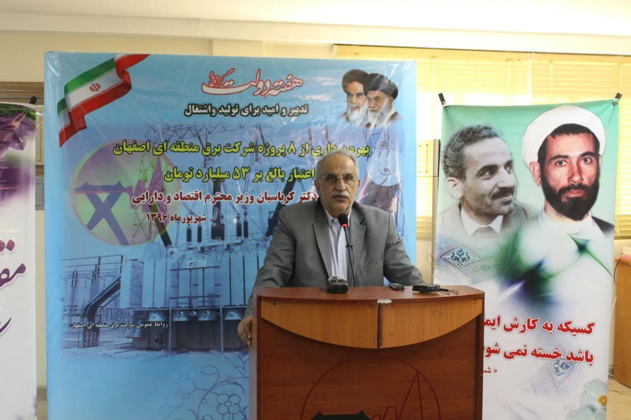 با سود بانکی ۲۰درصد نمی‌توان انتظار تورم ۱۰درصد را داشت/ پیشی گرفتن درآمدهای غیرنفتی بر درآمدهای نفتی