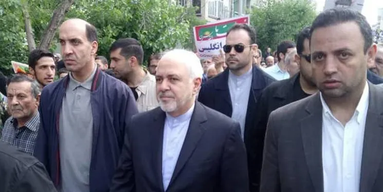 ظریف در راهپیمایی ۲۲بهمن +فیلم