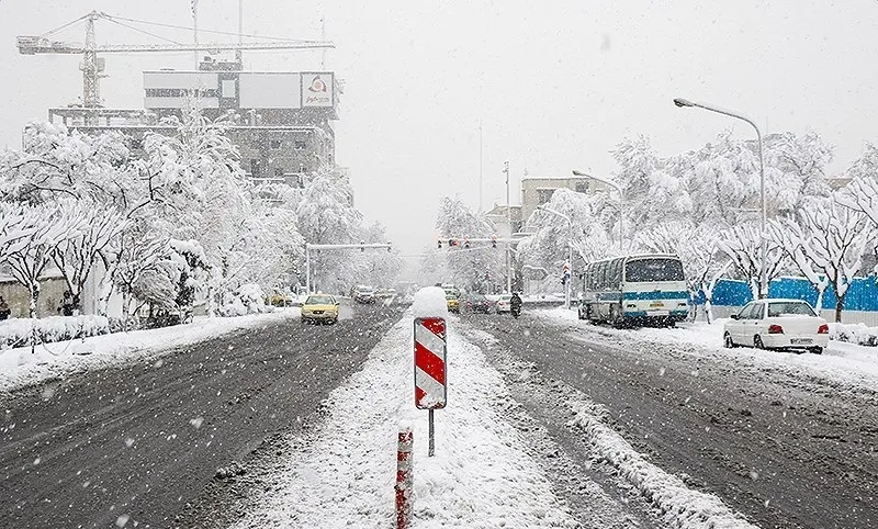 برف و باران در سراسر کشور می‌بارد