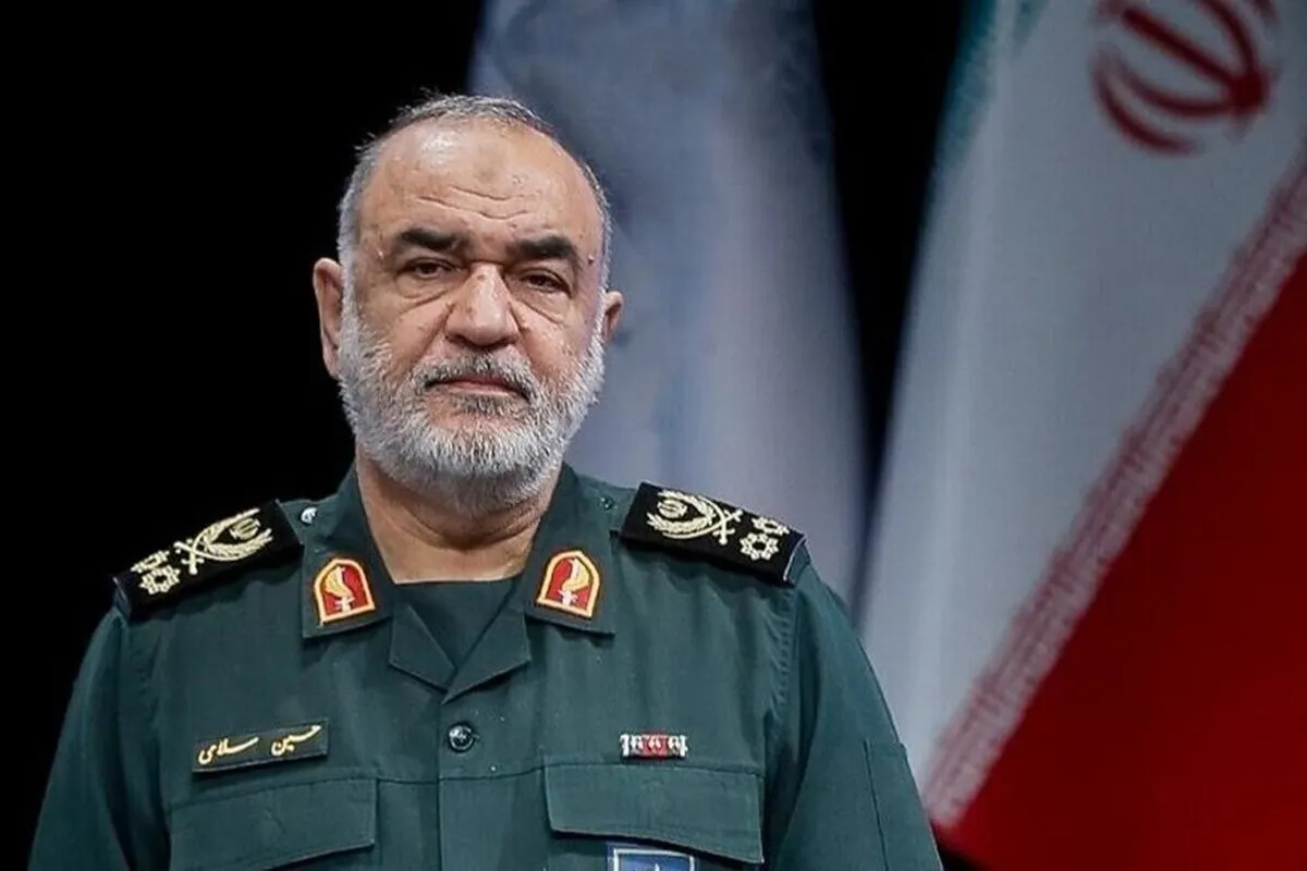 پیراهنی که لحظه شهادت بر تن سردار سلامی بود+ عکس