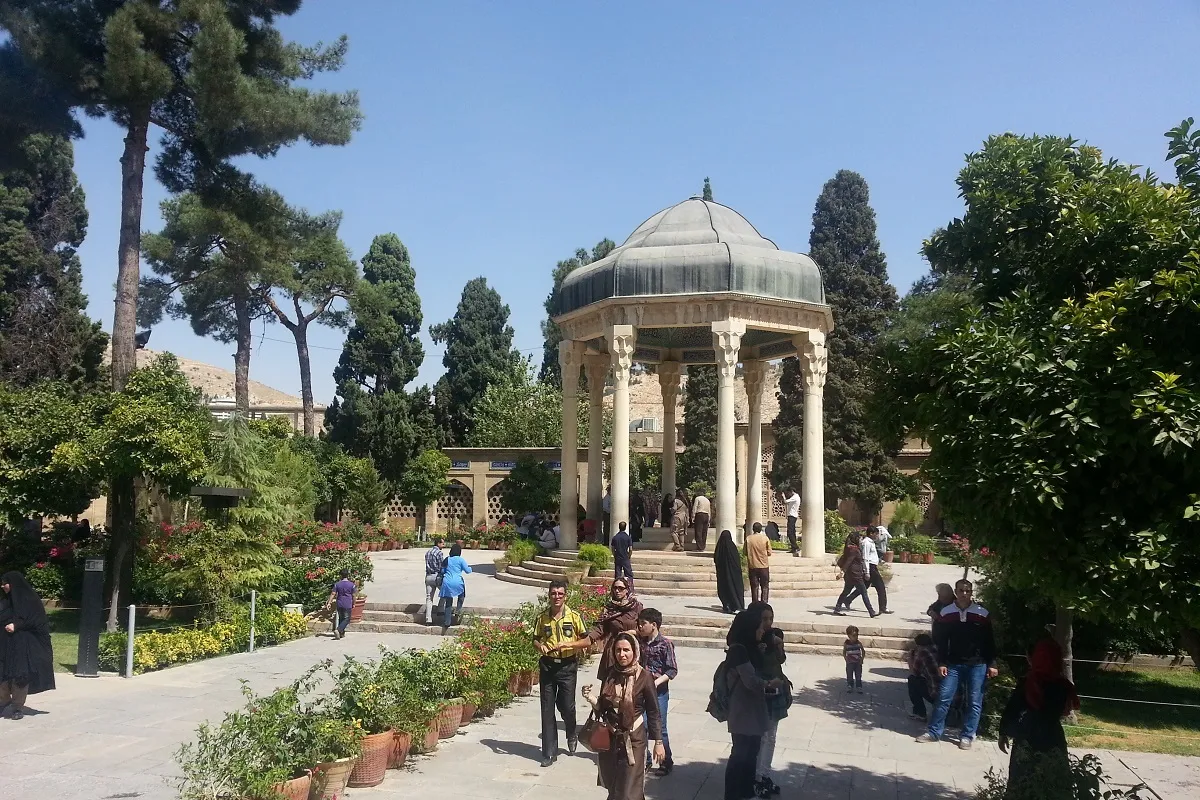 فال حافظ امروز جمعه ۴ شهریور + تفسیر دقیق