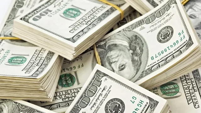 حراج دلار با نرخ بازار